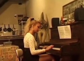 Young musician pain in the neck fucked via piano giving out